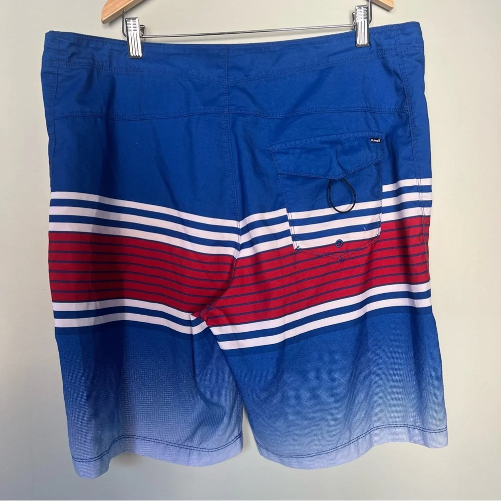 Hurley Mens Board Shorts Blue Red White Striped Gradient Swim Trunks Size 36